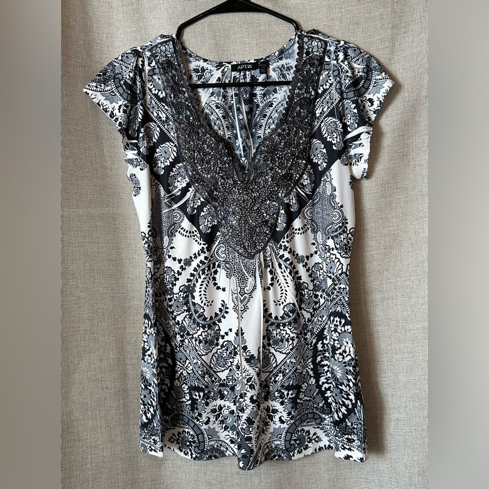 Apt. 9•cap-sleeve blouse•sweetheart/notch neckline•embellished crochet lace